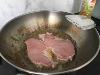 วิธีทำ สันนอกหมูทอดกระเทียมพริกไทย