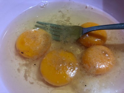 วิธีทำ ไข่เจียวกะเพราปูอัด