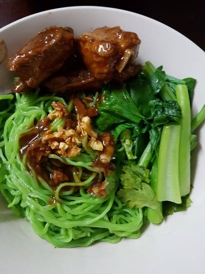 บะหมี่ซี่โครงหมูแดง