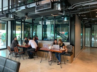 the hub cafe & co-working space