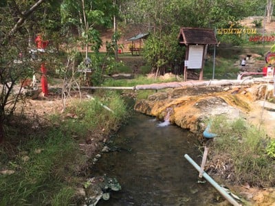 บ่อน้ำร้อนแม่กาษา