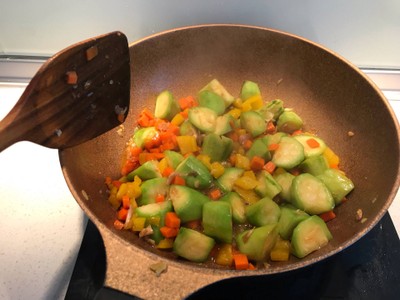 วิธีทำ ผัดบวบสามสี