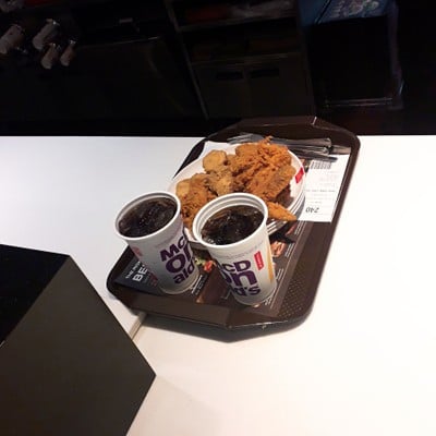 อาหาร หรือ เครื่องดื่ม