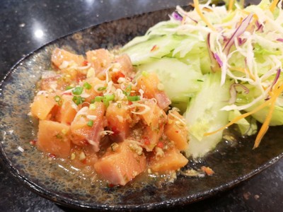 ยำแซลมอน