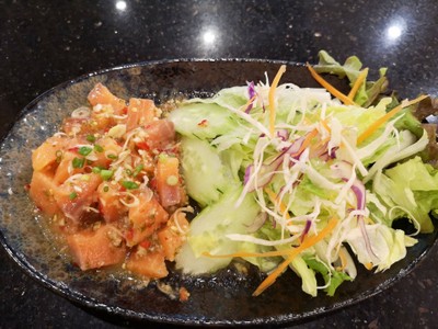 ยำแซลมอน