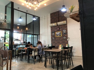 บรรยากาศ ไก่ทอดเทพา บลูนาเล