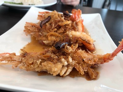 กุ้งแม่น้ำราดซอสมะขาม