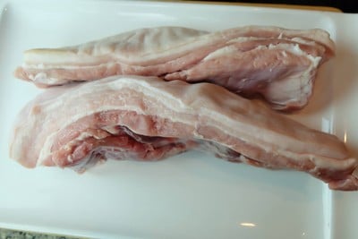 วิธีทำ หมูม้วนทอดกรอบ  หมูกรอบชาชู By Phorn Kitchen