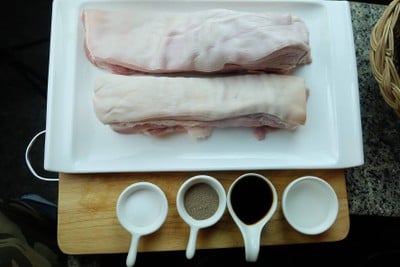วิธีทำ หมูม้วนทอดกรอบ  หมูกรอบชาชู By Phorn Kitchen