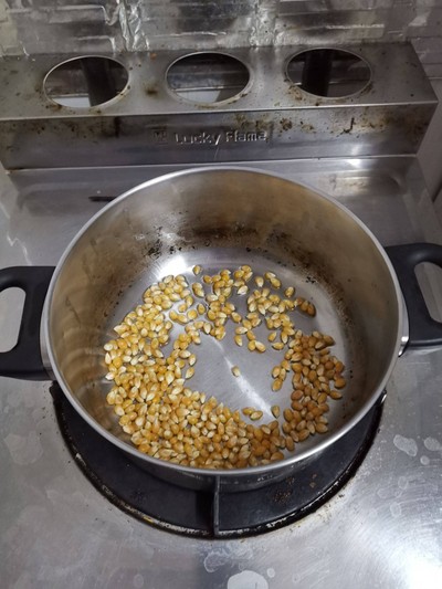 วิธีทำ ป๊อปคอร์นกรุบๆ วิธีทำ ป๊อปคอร์นกรุบๆ