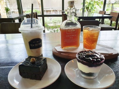 อาหาร หรือ เครื่องดื่ม