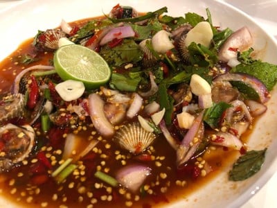 อาหาร หรือ เครื่องดื่ม