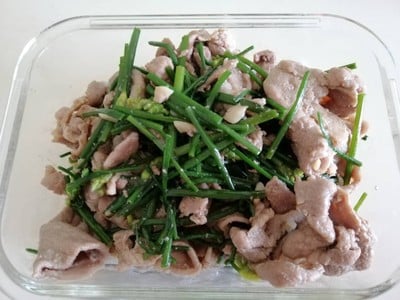ดอกกุยช่ายผัดหมู