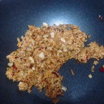 วิธีทำ ข้าวผัดน้ำพริกกากหมูไข่ดาว
