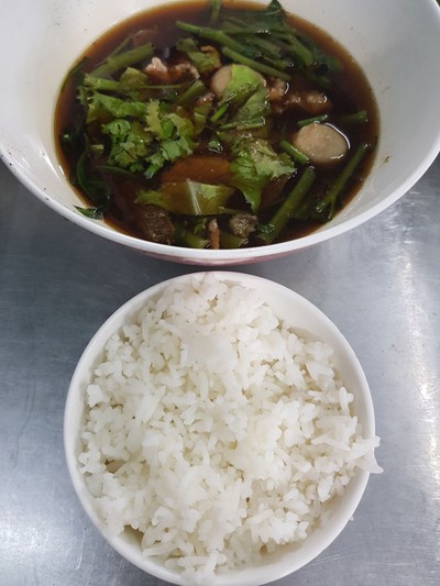 อาหาร หรือ เครื่องดื่ม