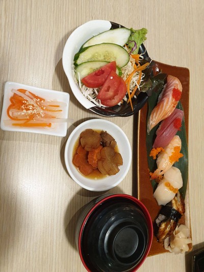 อาหาร หรือ เครื่องดื่ม