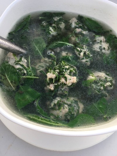 ต้มจืดมู๋สับใบกะเพรา