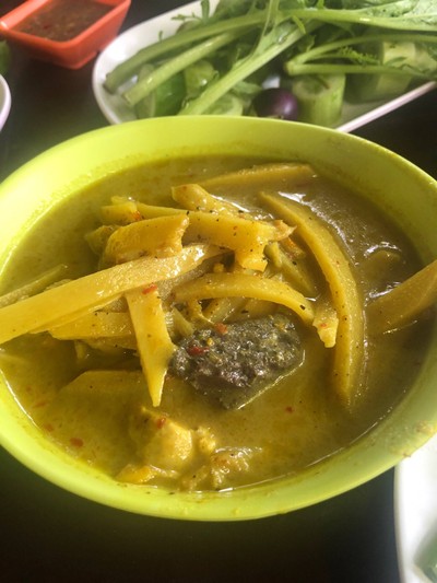 แกงไก่หน่อไม้