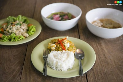 เมนูของร้าน ก๋วยเตี๋ยวลูกชิ้นปลานายง้วน
