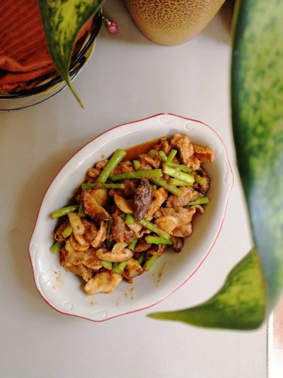 หน่อไม้ฝรั่งผัดพริกแกง