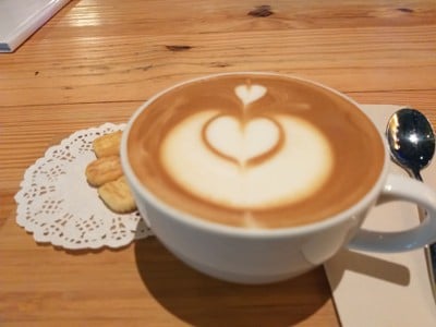 รีวิว Library Cafe' - กาแฟดีบรรยากาศร้านน่านั่ง ที่สำคัญไม่แพงเลยค่ะ