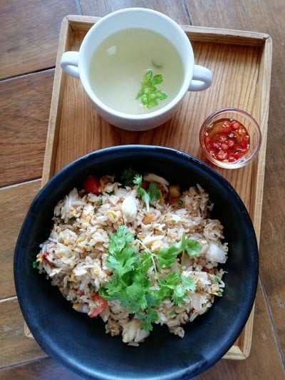 ข้าวผัดปูก้อน