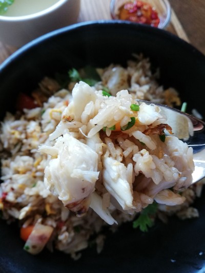 ข้าวผัดปูก้อน
