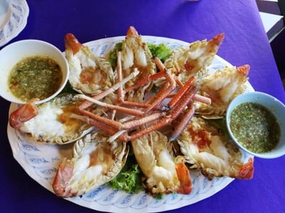 เรือนแพครัวสุพรรณ