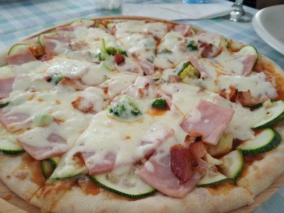 พิซซ่าหน้าเบค่อน-แฮม