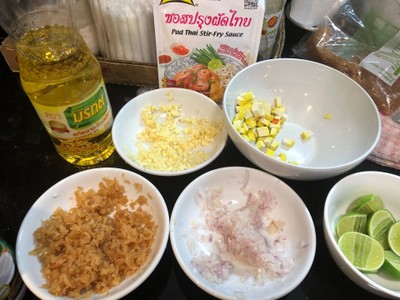 วิธีทำ ผัดไทยกุ้งสด+เบคอน 5นาที อร่อยเด็ด!! วิธีทำ ผัดไทยกุ้งสด+เบคอน 5นาที อร่อยเด็ด!!
