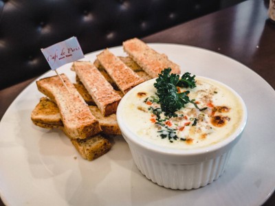 อาหาร หรือ เครื่องดื่ม