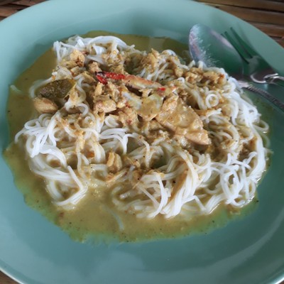 ขนมจีนน้ำยาปูม้า