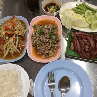 อาหาร หรือ เครื่องดื่ม