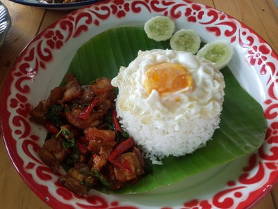 กระเพราถาด