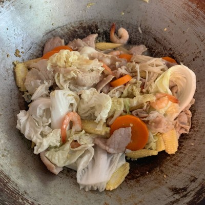 วิธีทำ สุกี้แห้ง ผัดรวมมิตร