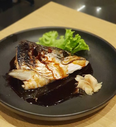 หัวปลาแซลมอนย่างซีอิ๊ว