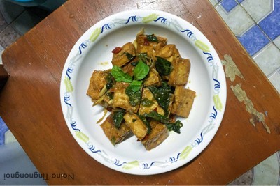 ผัดกระเพราเต้าหู้ ผัดกระเพราเต้าหู้