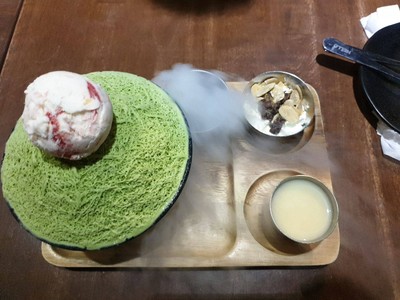 อาหาร หรือ เครื่องดื่ม