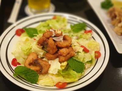 ยำสลัดปลาทอด