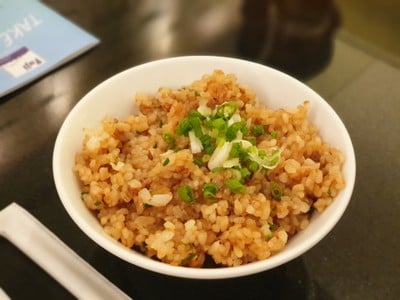 ข้าวกระเทียม