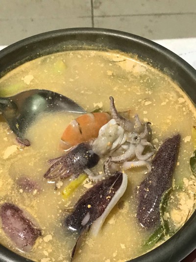 วิธีทำ ต้มยำทะเลสูตรน้ำข้นรสดี วิธีทำ ต้มยำทะเลสูตรน้ำข้นรสดี