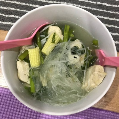 วิธีทำ สุกี้อกไก่ ในหม้อหุงข้าง วิธีทำ สุกี้อกไก่ ในหม้อหุงข้าง