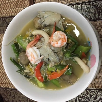 แกงเลียงผักรวมใส่เนื้อปลาช่อนย่าง