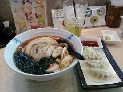 อาหาร หรือ เครื่องดื่ม