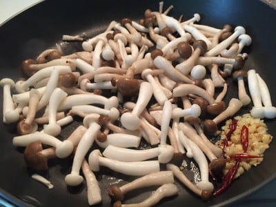 วิธีทำ เห็ดผัดเต้าหู้ไข่