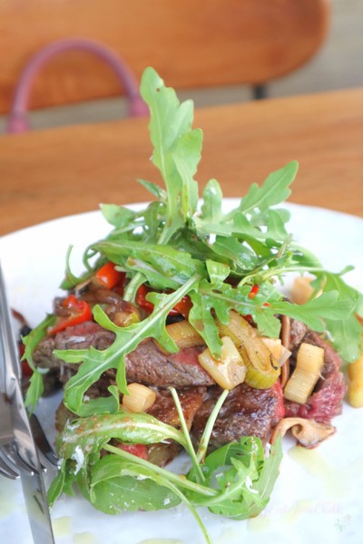 Hoi-sin Beef สเต็กเนื้อริบอายหมักซอสฮอยซิน