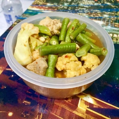 วิธีทำ แกงส้มผักรวมอกไก่ วิธีทำ แกงส้มผักรวมอกไก่