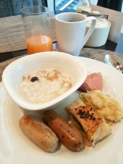 อาหาร หรือ เครื่องดื่ม