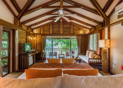 โฮมพุเตยรีสอร์ท