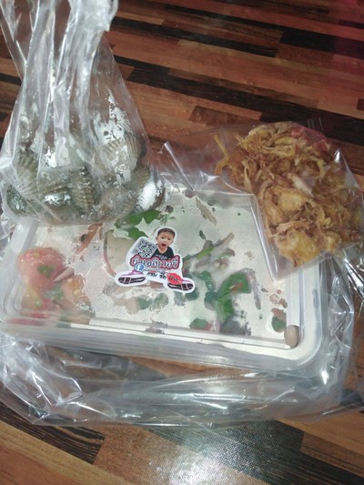 อาหาร หรือ เครื่องดื่ม